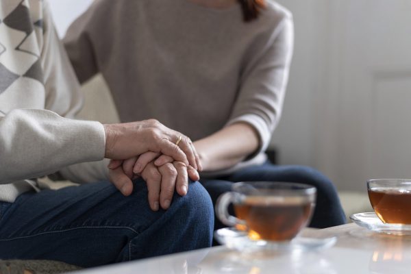 close-up-people-holding-hands